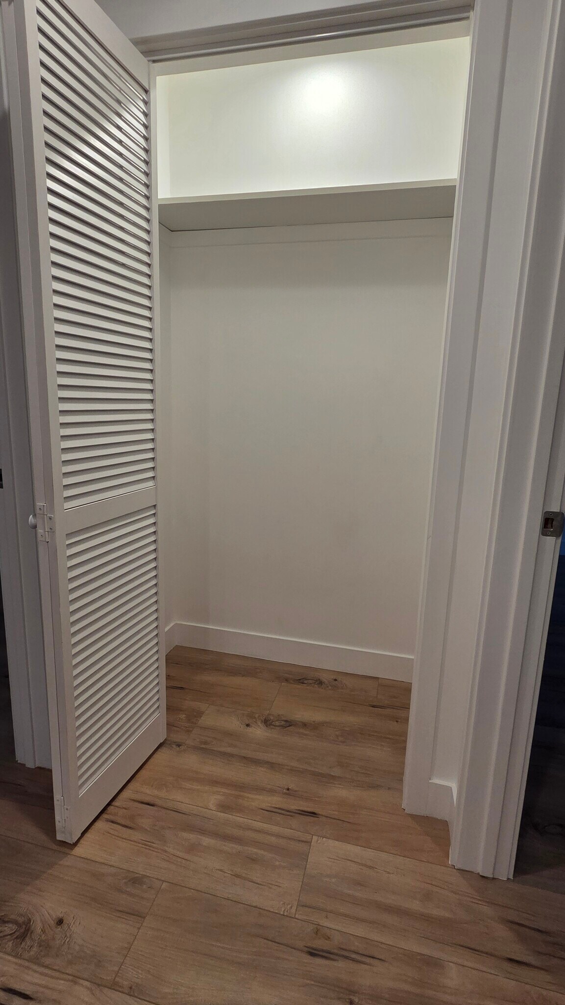 Building Photo - 805 W Glenoaks Blvd