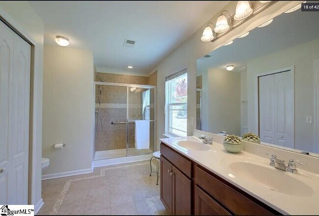Building Photo - 233 Shale Dr