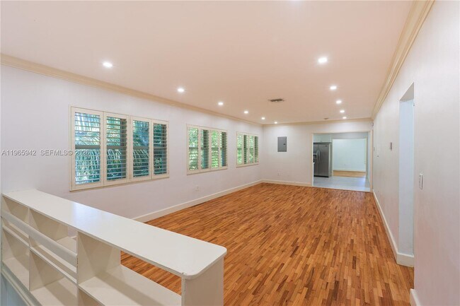 Building Photo - 3911 Ponce de Leon Blvd