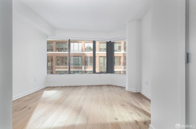 Building Photo - 280 Spear St