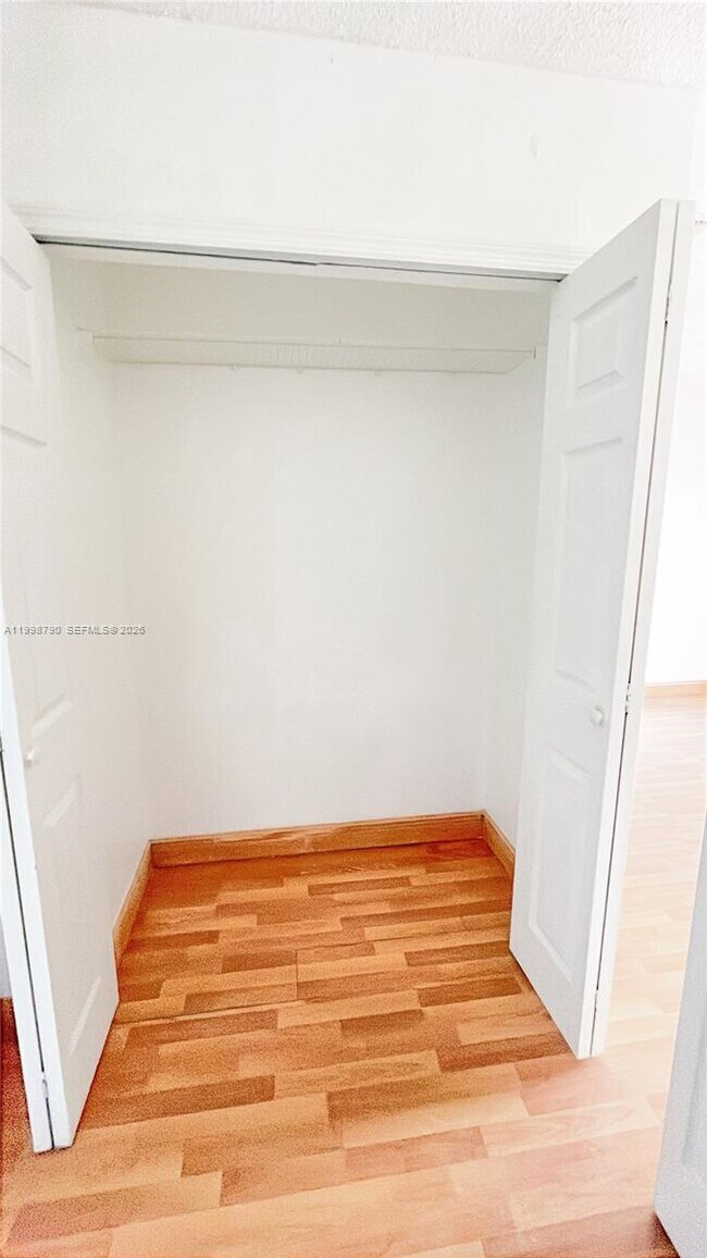 Building Photo - 1283 W 51st Pl