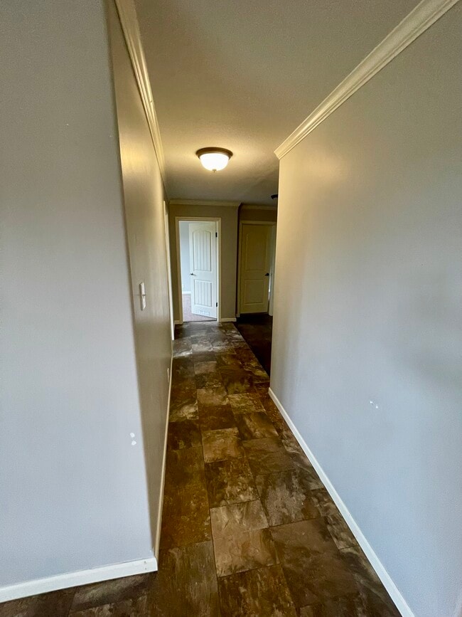 Building Photo - 529 NE 851st Rd