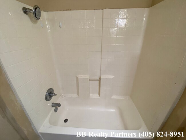 Building Photo - 249 S Richmond Ave