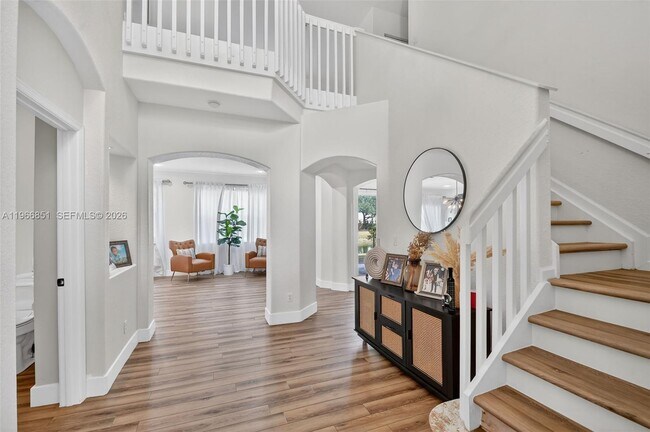 Building Photo - 9041 Silver Glen Way