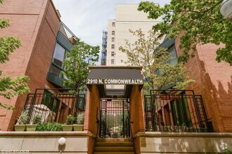 Building Photo - 2910 N Commonwealth Ave