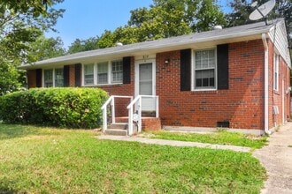 Building Photo - 819 Hadley Rd