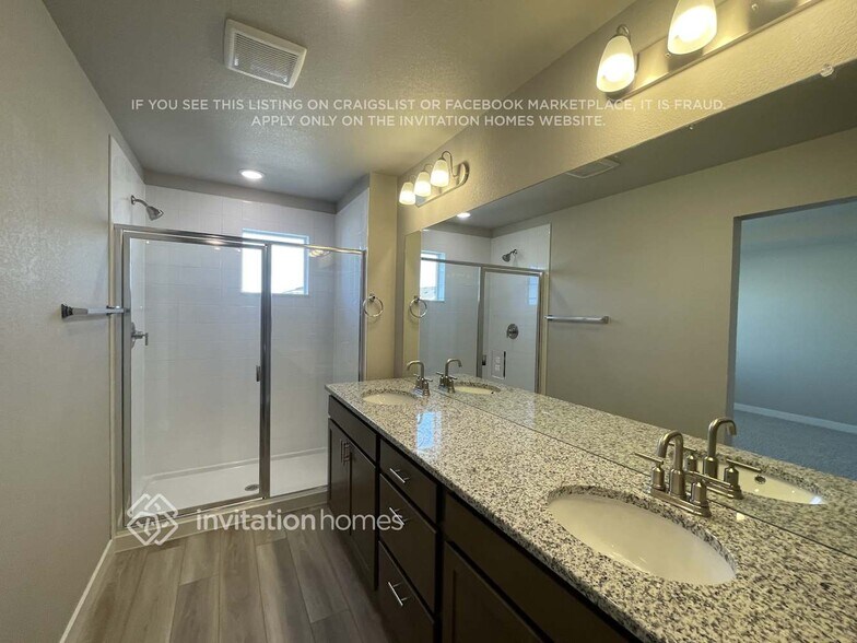 Building Photo - 13623 Arriba Dr