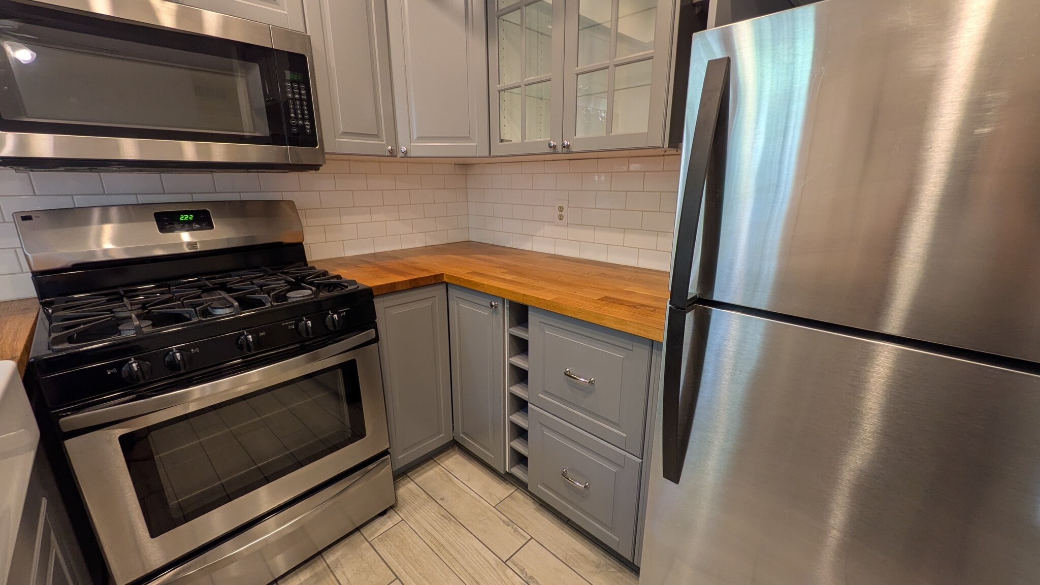 Building Photo - 7320 Balboa Blvd