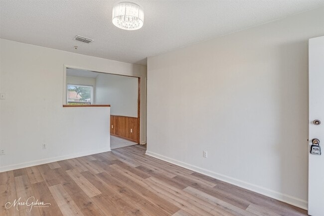 Building Photo - 1202 Wisteria St