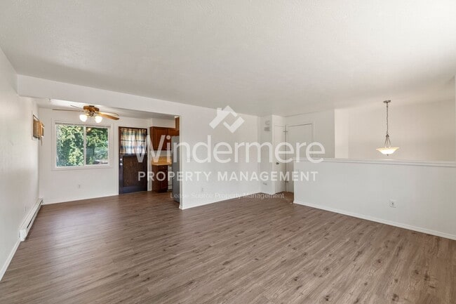 Building Photo - 1017 S Robie Rd