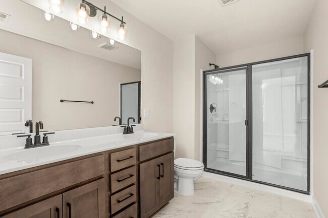 Building Photo - 521 Tappan Private Ln