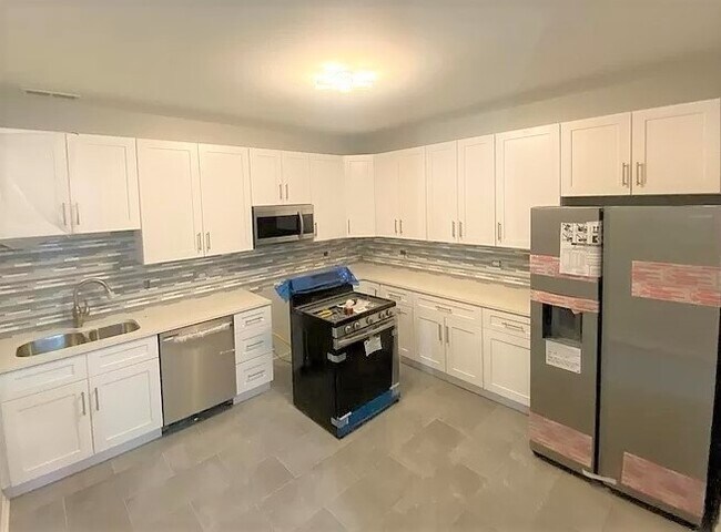 Building Photo - 306 S Lodge Ln