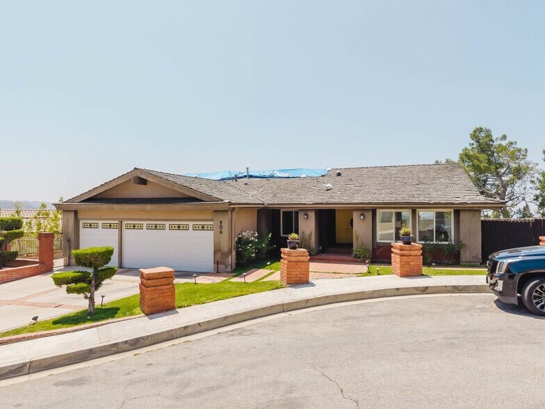 Building Photo - 906 Whitehaven Terrace