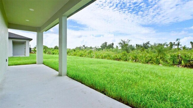 Building Photo - 13647 Begonia Cir