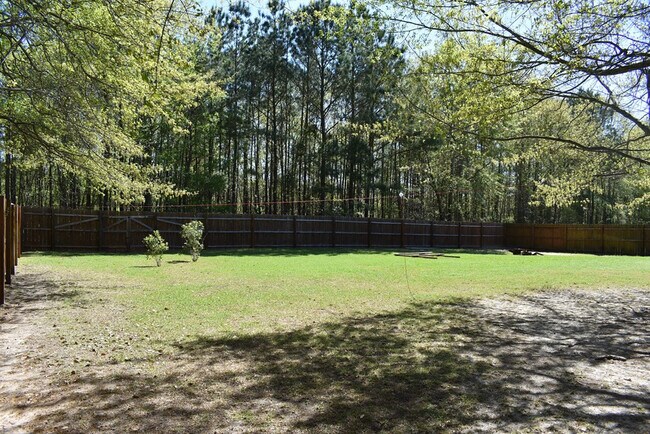 Building Photo - 2470 Navigator Cir