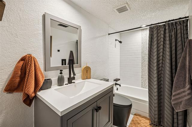 Building Photo - 3601 Colosseum Way