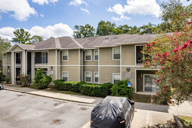 Building Photo - Orangeview