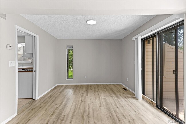 Building Photo - 5317 Fairway Ln