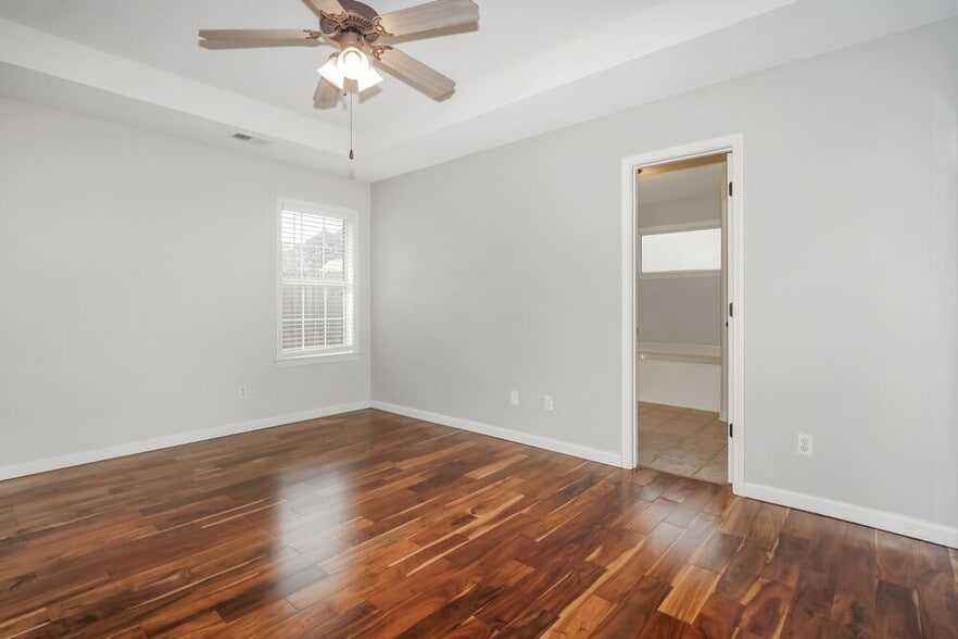 Building Photo - 3135 Quartz Dr