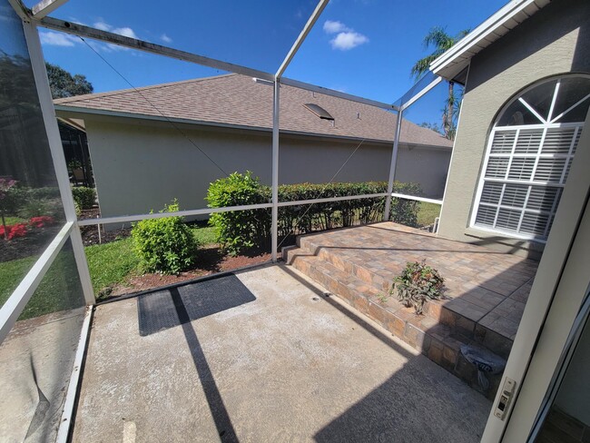 Building Photo - 20907 Country Barn Dr