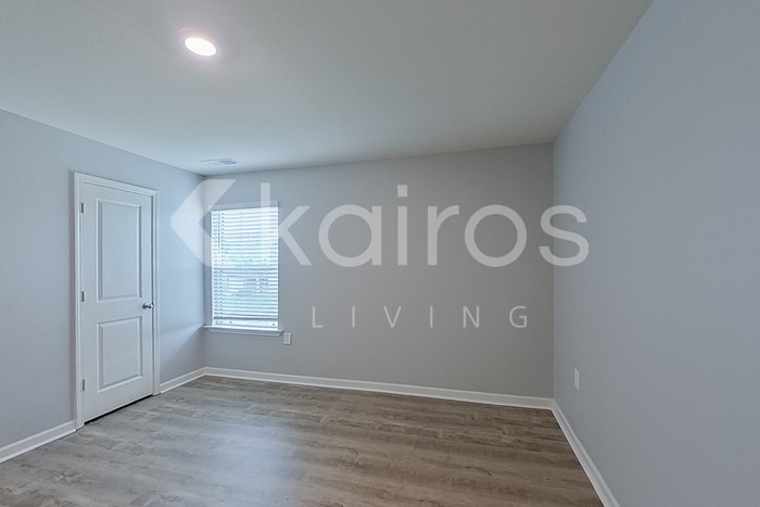 Building Photo - 1044 Pilgrim Ln