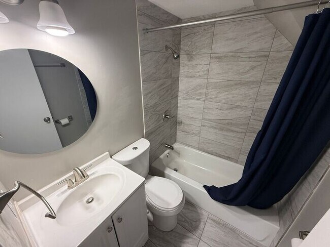 Building Photo - 3BR/2.5BA Duplex w/ 1-Car Garage + Fenced Yard