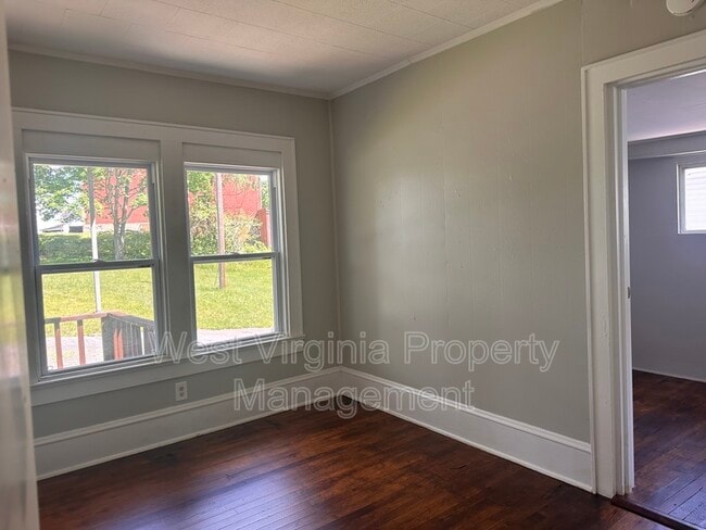 Building Photo - 1000 S Kanawha St