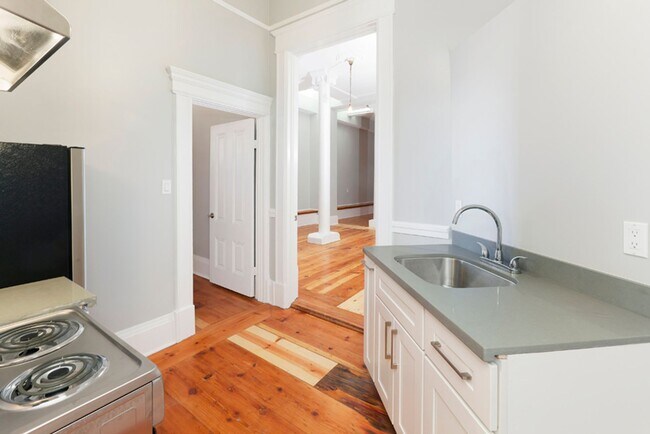 Building Photo - 705 16th St