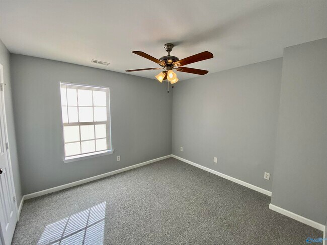 Building Photo - 304 Harvestwood Ct