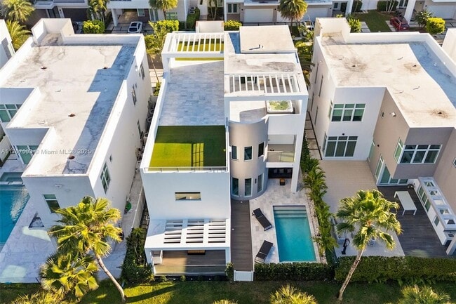 Building Photo - 10561 NW 67th Terrace