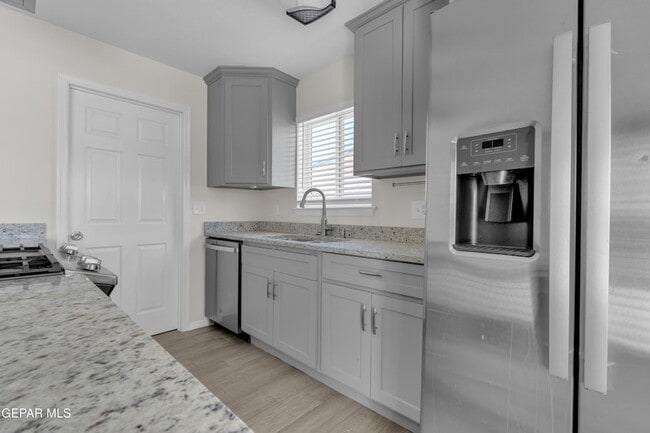 Building Photo - 10516 Cuesta Brava Ln