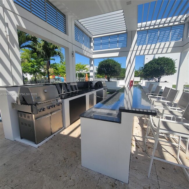 Building Photo - 6412 NW 105th Pl