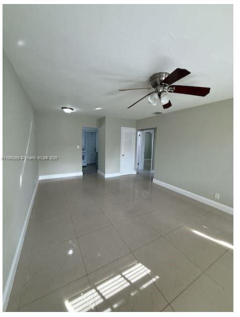 Building Photo - 946 Laurel Dr