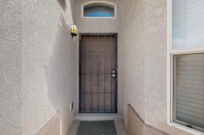 Building Photo - Montano Unser NW 3/4 bedroom 2/bath 2/Car garage