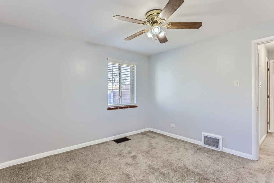 Building Photo - 3264 Niagara St