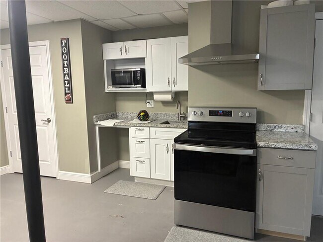 Building Photo - 6158 Suwanee Dam Rd