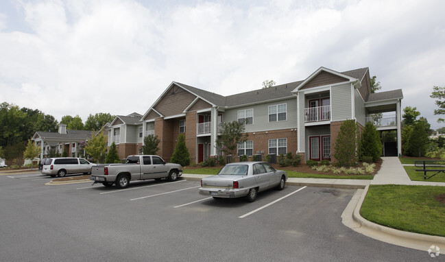 Primary Photo - Kings Falls Apartments