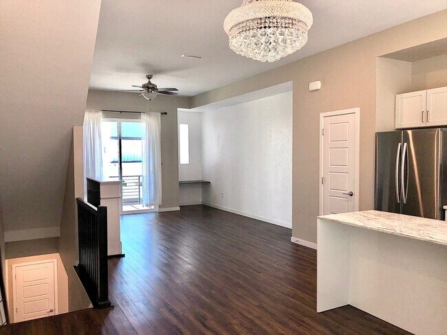 Building Photo - 6757 Quivas Way