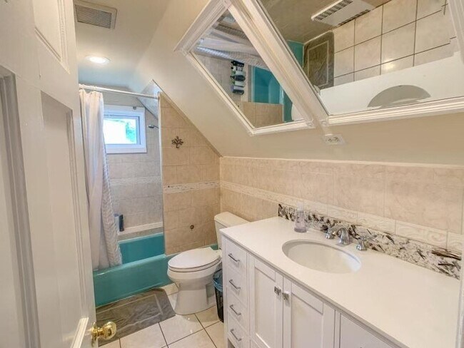 Building Photo - 50 Gardner St