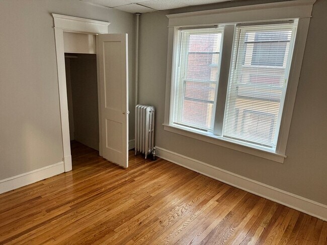 Building Photo - 18 Mattoon St