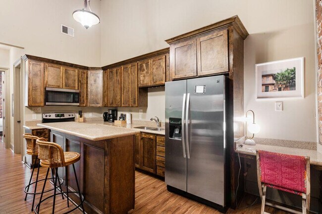 Building Photo - 30 Baronne St