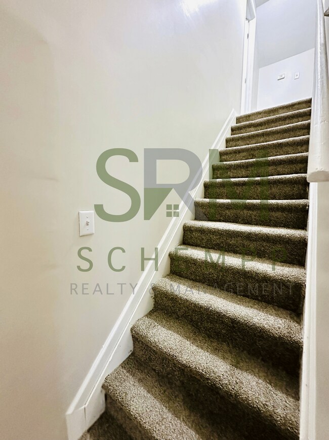 Building Photo - Updated 4BR house in Taylor Berry Neighborhood