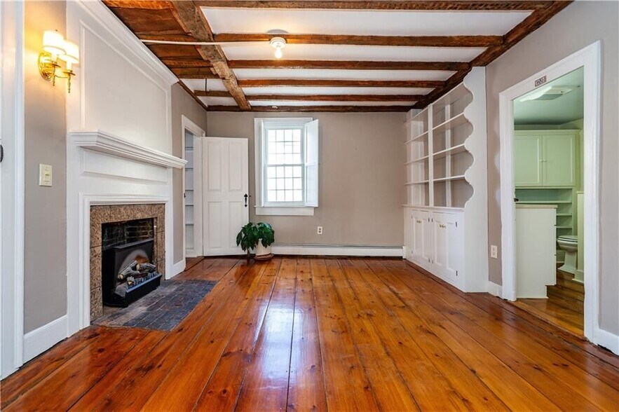 Building Photo - 19 King St