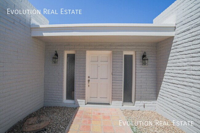 Building Photo - 2110 S Shannon Dr