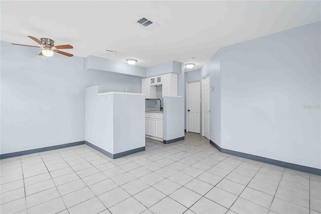 Building Photo - 140 112th Ave N