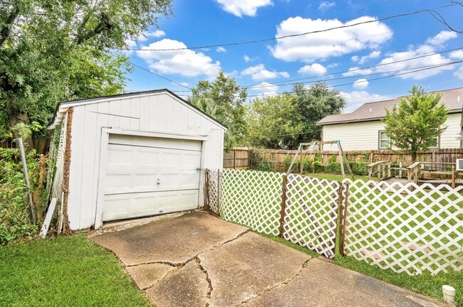 Building Photo - 3530 Griggs Rd