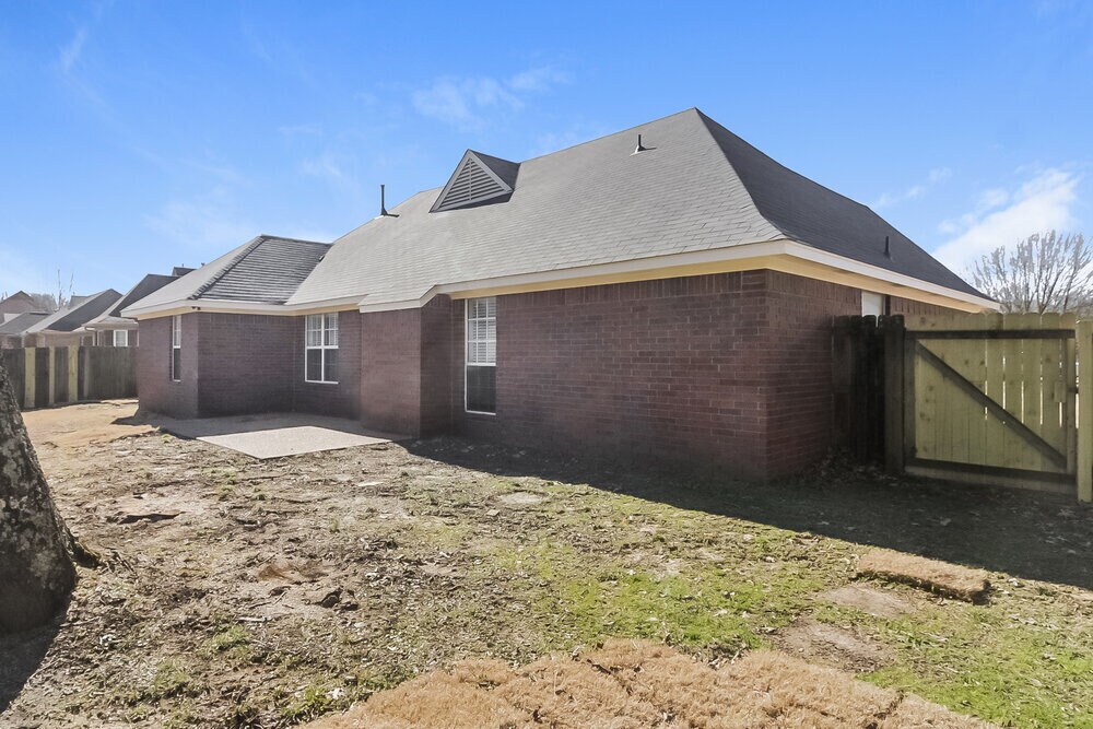 Building Photo - 80 Winding Creek Dr