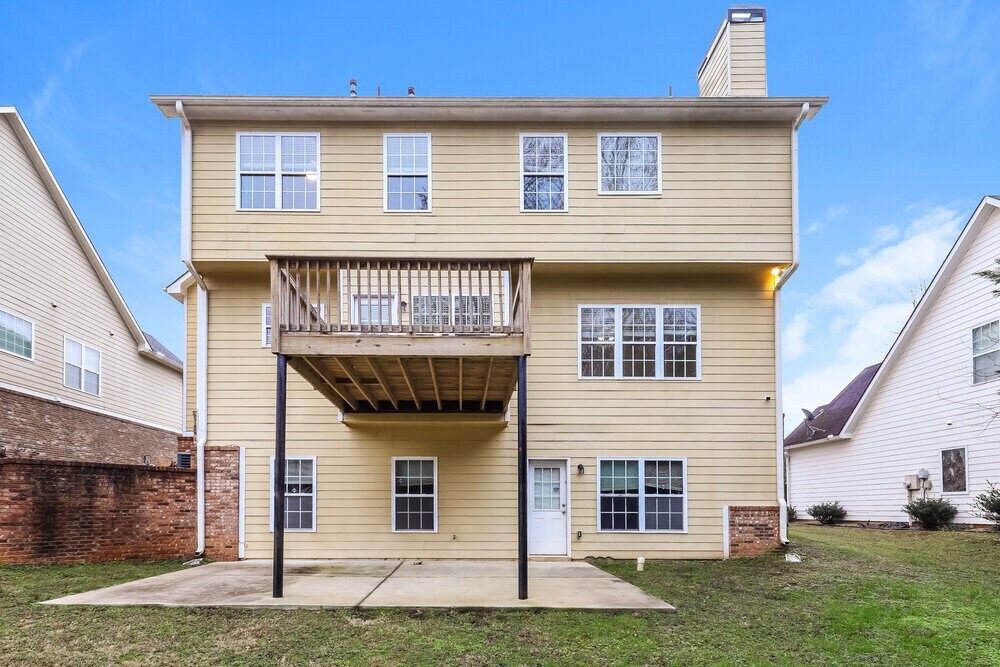 Building Photo - 9993 Village S Dr