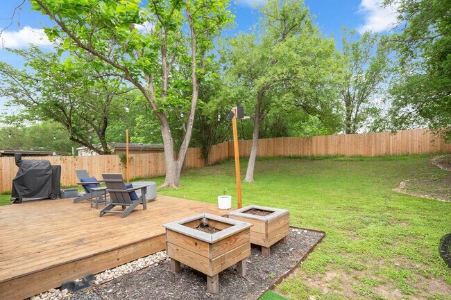 Building Photo - 5212 Provencial Dr