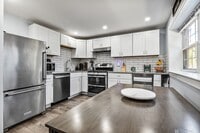 Building Photo - 90 Edgelawn Ave